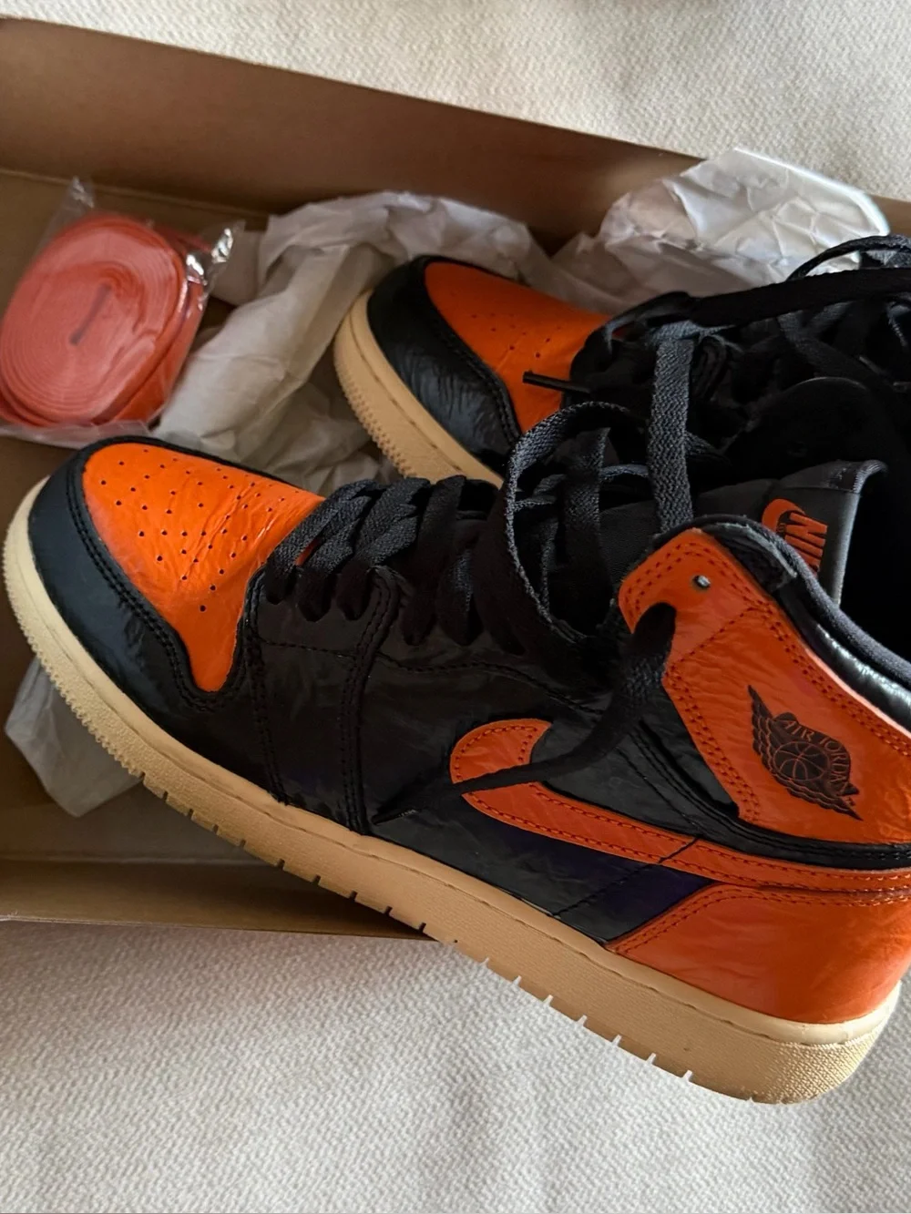 Nike Air Jordan 1 High OG - Black & Orange
